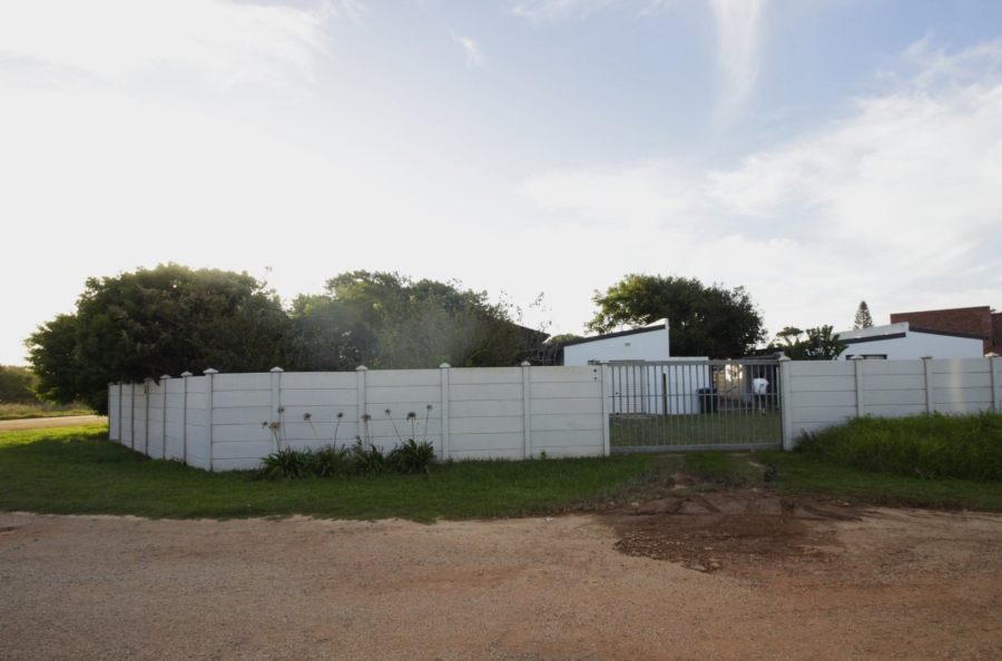 2 Bedroom Property for Sale in Paradise Beach Eastern Cape